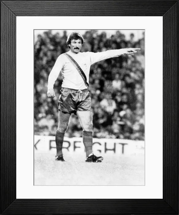 Framed Print : Tommy Smith of Liverpool Football Club September 1985 Framed Print : Tommy Smith of Liverpool Football Club September 1985
