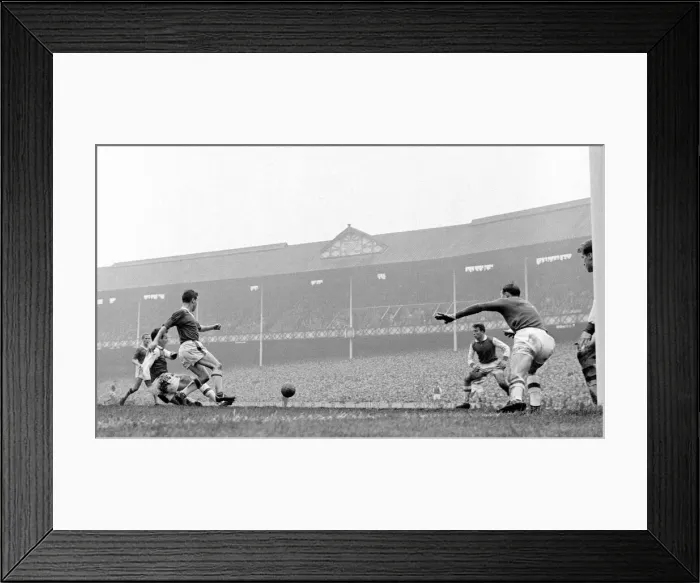 Framed Print : English League Division One match April 1959 Everton 4 v Arsenal 1 at Goodison Park Framed Print : English League Division One match April 1959 Everton 4 v Arsenal 1 at Goodison Park