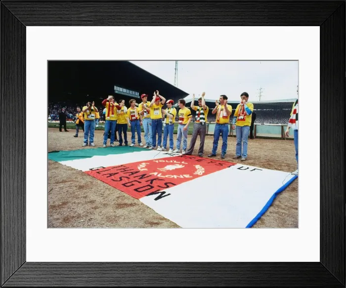 Framed Print : Celtic versus Liverpool Cletic Park Glasgow April 1989 friendly match following
