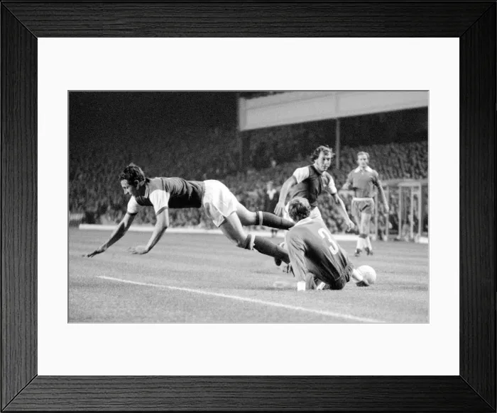 Framed Print : UEFA Fairs Cup Second Leg match at Highbury Arsenal v Lazio September 1970