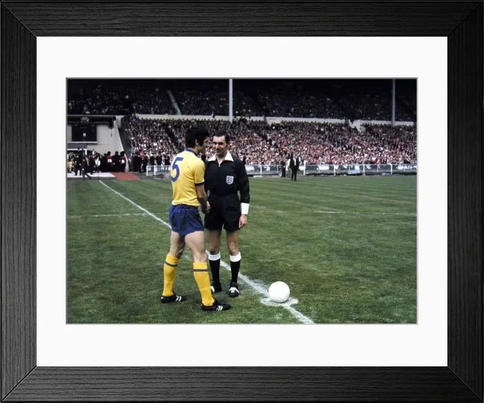 Framed Print : FA Cup Final 1971- Arsenal v Liverpool McLintock and referee Burtonshaw May Framed Print : FA Cup Final 1971- Arsenal v Liverpool McLintock and referee Burtonshaw May