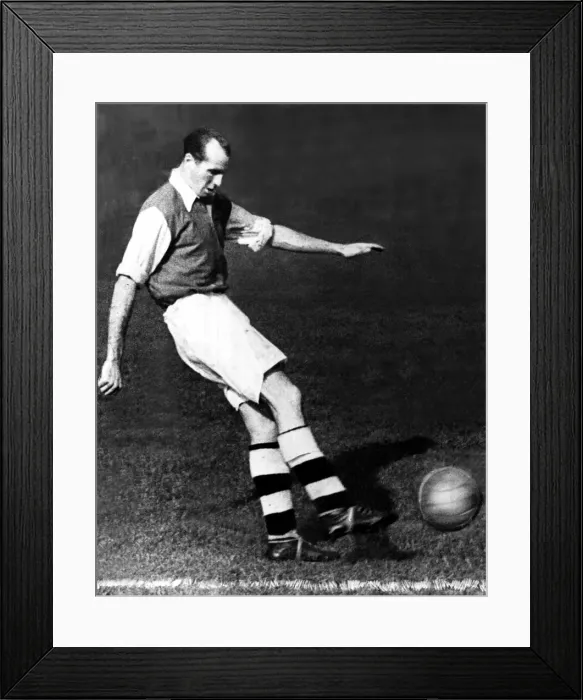 Framed Print : Wally Barnes Football Player of Arsenal - October 1949 Framed Print : Wally Barnes Football Player of Arsenal - October 1949