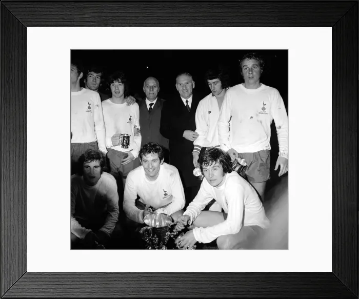 Framed Print : Alan Mullery of Tottenham Hotspur - February 1971 with the winning League Framed Print : Alan Mullery of Tottenham Hotspur - February 1971 with the winning League