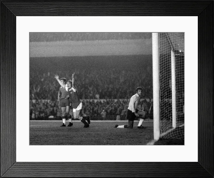 Framed Print : UEFA Fairs Cup Second Leg match at Highbury Arsenal v Lazio September 1970