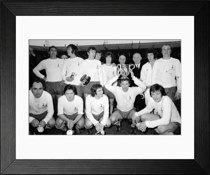 Framed Print : Alan Mullery of Tottenham Hotspur - February 1971 holding the winning League Cup