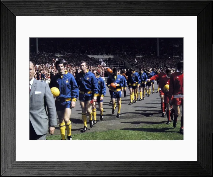 Framed Print : FA Cup Final 1971- Arsenal v Liverpool Teams enter the stadium May 1971