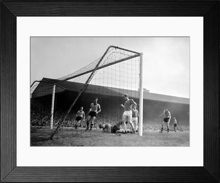 Framed Print : Wolverhampton goalkeeper Sidebottom falls to the ground on the ball in front of Framed Print : Wolverhampton goalkeeper Sidebottom falls to the ground on the ball in front of