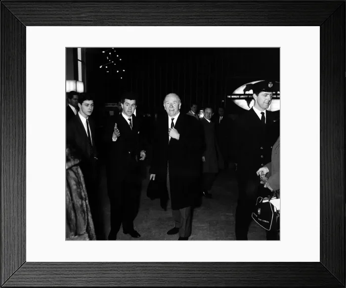 Framed Print : Manchester United Players return home victorious after beating Benfica - George Best