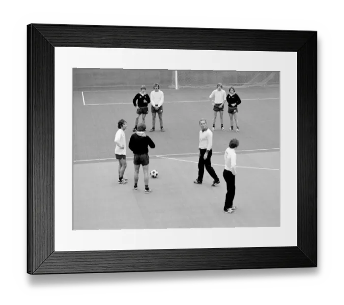 Framed Print : Manchester Uniteds new manager Dave Sexton took the final training session before