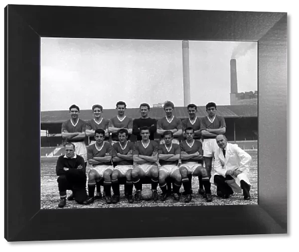 Manchester United Players-l to r back-Harrop, Greaves, Goodwin, Gregg, Crowther