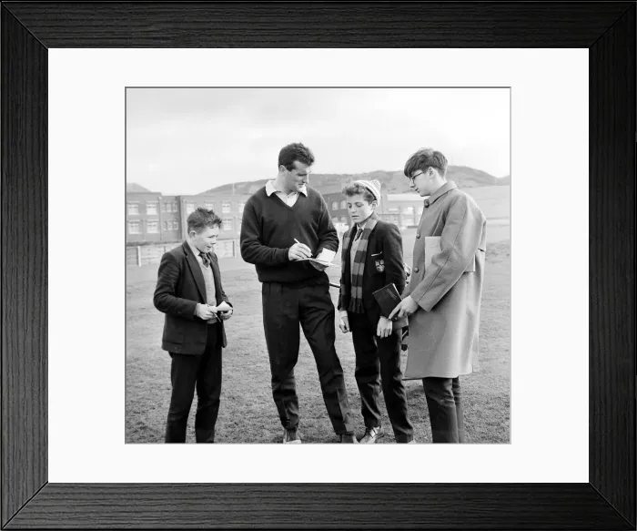 Framed Print : Manchester United Player Noel Cantwell signing autographs whilst playing Golf Framed Print : Manchester United Player Noel Cantwell signing autographs whilst playing Golf