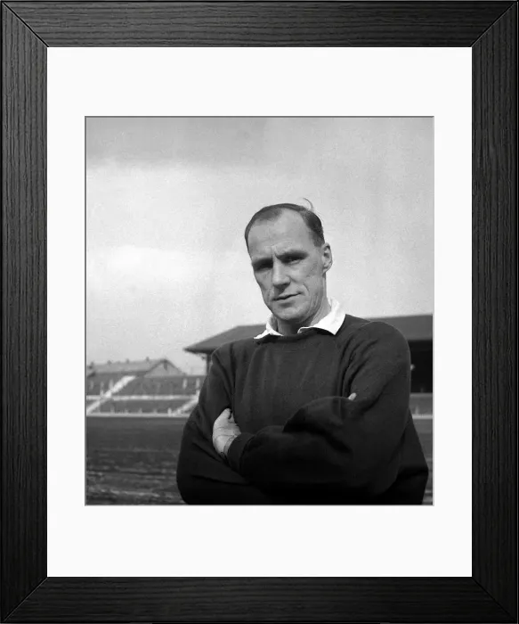 Framed Print : Manchester United-Compton March 1958 A©Mirrorpix Framed Print : Manchester United-Compton March 1958 A©Mirrorpix