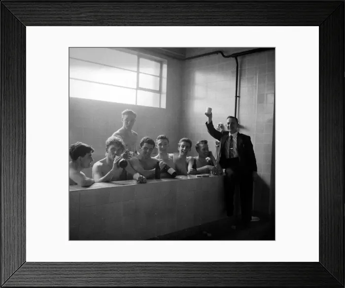 Framed Print : Manchester United v Sunderland-Walter Crickmer celebrates with players after winning