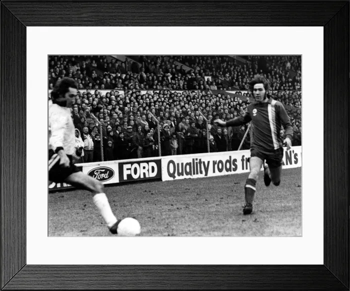Framed Print : Cardiff Citys new signing Robin Friday closes in on Fulhams Alan Slough