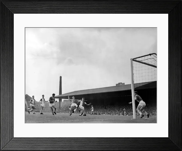 Framed Print : Manchester United on the attack during the league match against Blackburn Rovers at Old Framed Print : Manchester United on the attack during the league match against Blackburn Rovers at Old