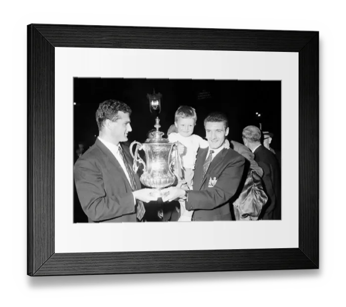 Framed Print : Noel Cantwell of Manchester United with teammate Bill Foulkes Framed Print : Noel Cantwell of Manchester United with teammate Bill Foulkes