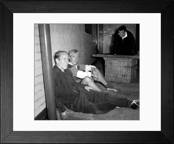 Framed Print : Manchester United Players David Herd, Dennis Law and Bob Charlton take a break during