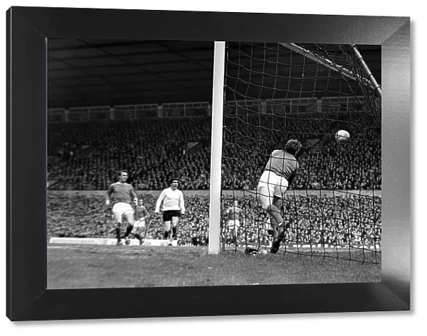 Manchester United v Sunderland-United keeper Alex Stepney is rooted to the spot as George