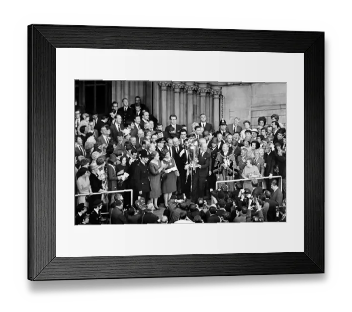 Framed Print : Manchester United Football Team return after winning the European Cup - Matt Busby