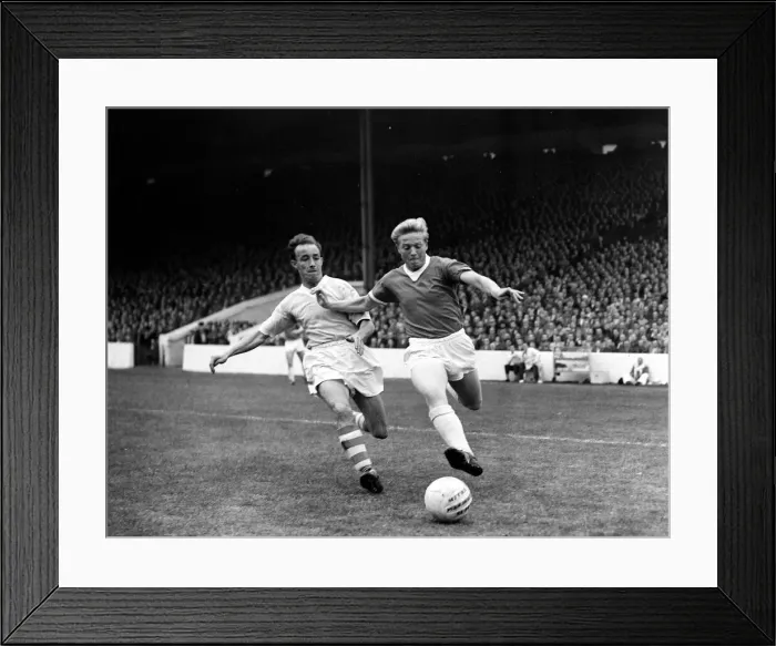 Framed Print : Manchester Citys Hannah in a race for the ball with Quixall of Manchester United Framed Print : Manchester Citys Hannah in a race for the ball with Quixall of Manchester United
