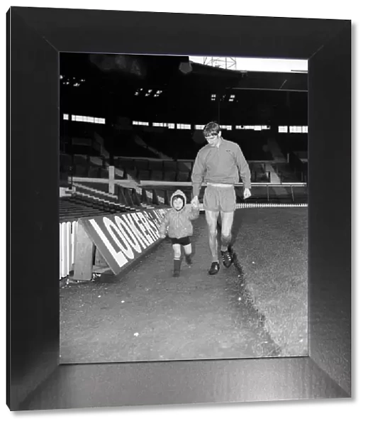 Manchester United Training - Paul Edwards with his 2 year old son David December