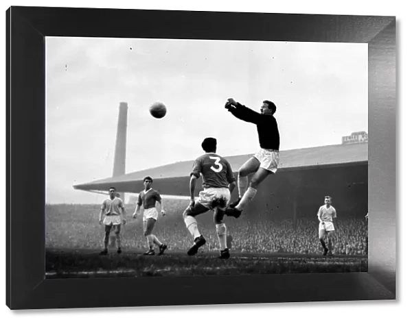 Manchester United versus Manchester City-Gregg clears from City