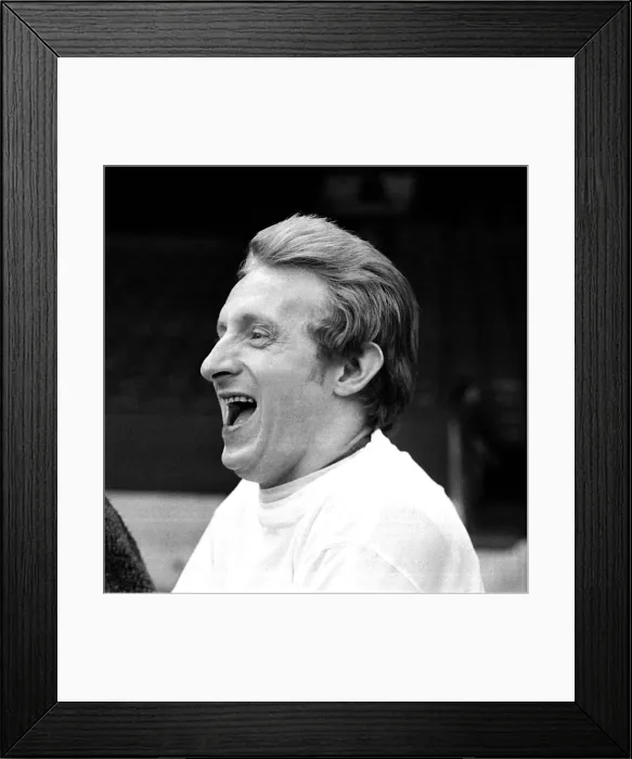 Framed Print : Manchester United player Denis Law April 1967 Framed Print : Manchester United player Denis Law April 1967