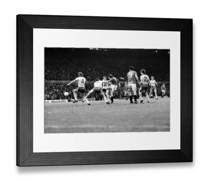 Framed Print : English League Division One match at Old Trafford. Manchester United 0 v Norwich City 0