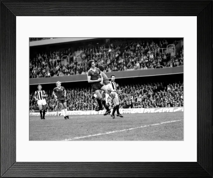 Framed Print : English League Division Two match at Stamford Bridge. Chelsea 6 v Newcastle United 0 Framed Print : English League Division Two match at Stamford Bridge. Chelsea 6 v Newcastle United 0