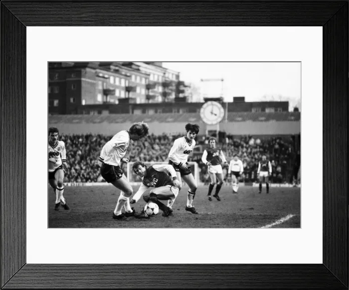Framed Print : English FA Cup match at Highbury. Arsenal 2 v Bolton Wanderers 1