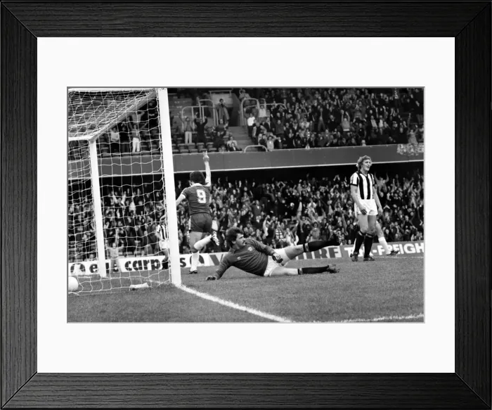 Framed Print : English League Division Two match at Stamford Bridge. Chelsea 6 v Newcastle United 0 Framed Print : English League Division Two match at Stamford Bridge. Chelsea 6 v Newcastle United 0