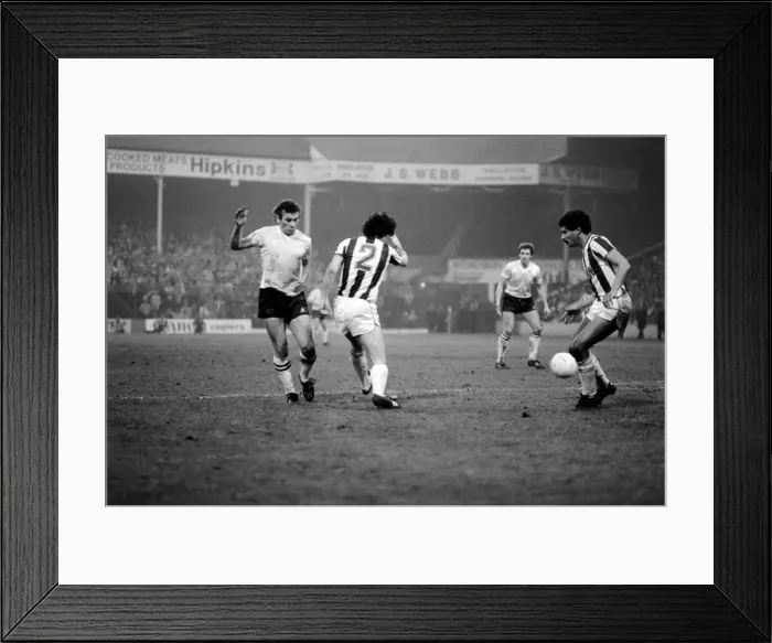 Framed Print : West Bromwich Albion 1 v. Everton 1. February 1984 MF14-08-007 Framed Print : West Bromwich Albion 1 v. Everton 1. February 1984 MF14-08-007