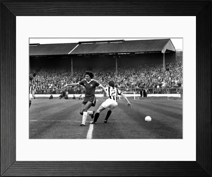 Framed Print : English League Division Two match at Stamford Bridge. Chelsea 6 v Newcastle United 0 Framed Print : English League Division Two match at Stamford Bridge. Chelsea 6 v Newcastle United 0