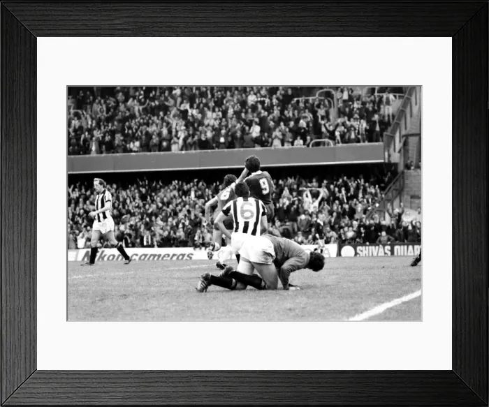 Framed Print : English League Division Two match at Stamford Bridge. Chelsea 6 v Newcastle United 0
