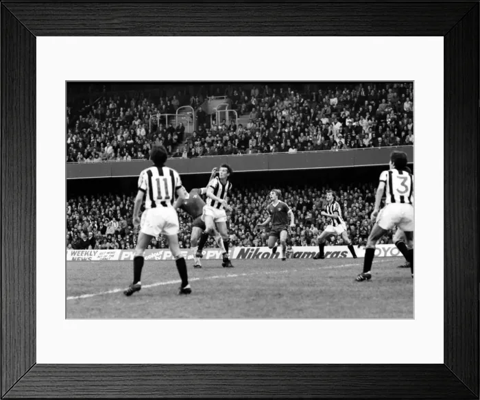 Framed Print : English League Division Two match at Stamford Bridge. Chelsea 6 v Newcastle United 0 Framed Print : English League Division Two match at Stamford Bridge. Chelsea 6 v Newcastle United 0