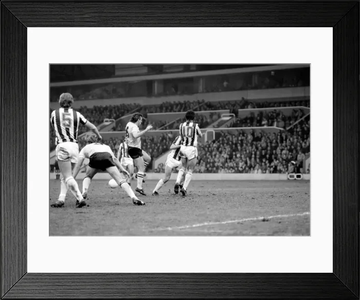 Framed Print : West Bromwich Albion 1 v. Everton 1. February 1984 MF14-08-012 Framed Print : West Bromwich Albion 1 v. Everton 1. February 1984 MF14-08-012