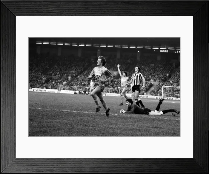 Framed Print : Manchester City v. Newcastle. February 1984 MF14-11-009 The final score was a two one Framed Print : Manchester City v. Newcastle. February 1984 MF14-11-009 The final score was a two one