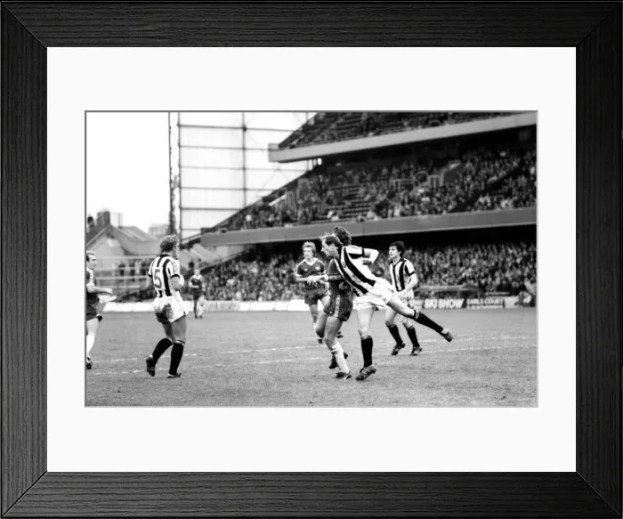 Framed Print : English League Division Two match at Stamford Bridge. Chelsea 6 v Newcastle United 0 Framed Print : English League Division Two match at Stamford Bridge. Chelsea 6 v Newcastle United 0
