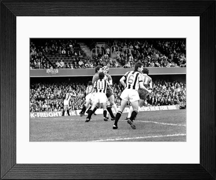 Framed Print : English League Division Two match at Stamford Bridge. Chelsea 6 v Newcastle United 0 Framed Print : English League Division Two match at Stamford Bridge. Chelsea 6 v Newcastle United 0