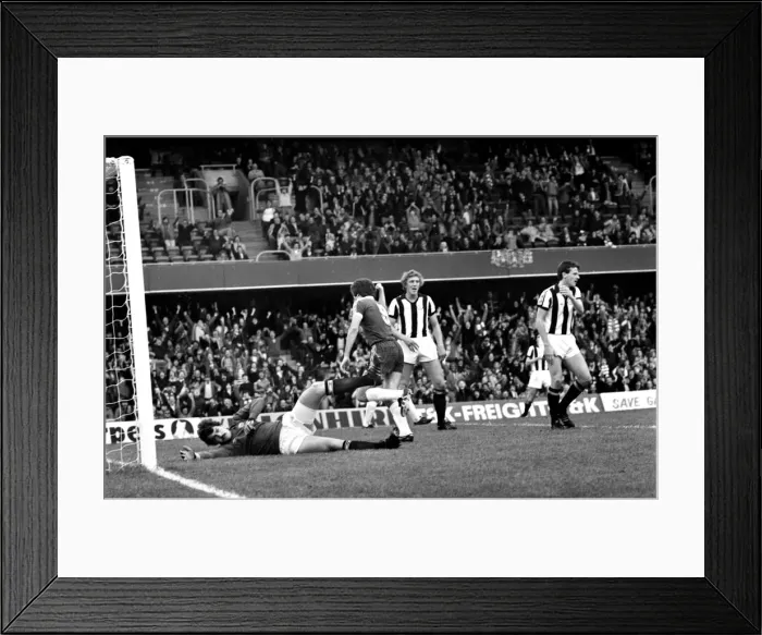 Framed Print : English League Division Two match at Stamford Bridge. Chelsea 6 v Newcastle United 0 Framed Print : English League Division Two match at Stamford Bridge. Chelsea 6 v Newcastle United 0