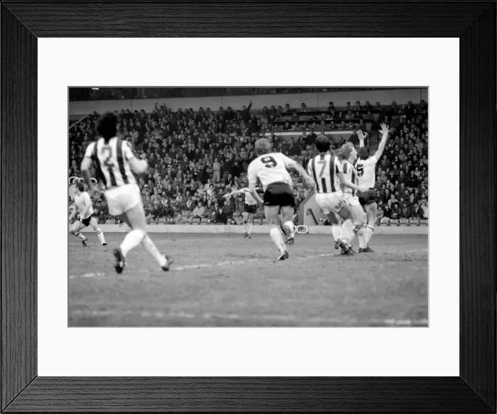 Framed Print : West Bromwich Albion 1 v. Everton 1. February 1984 MF14-08-021 Framed Print : West Bromwich Albion 1 v. Everton 1. February 1984 MF14-08-021