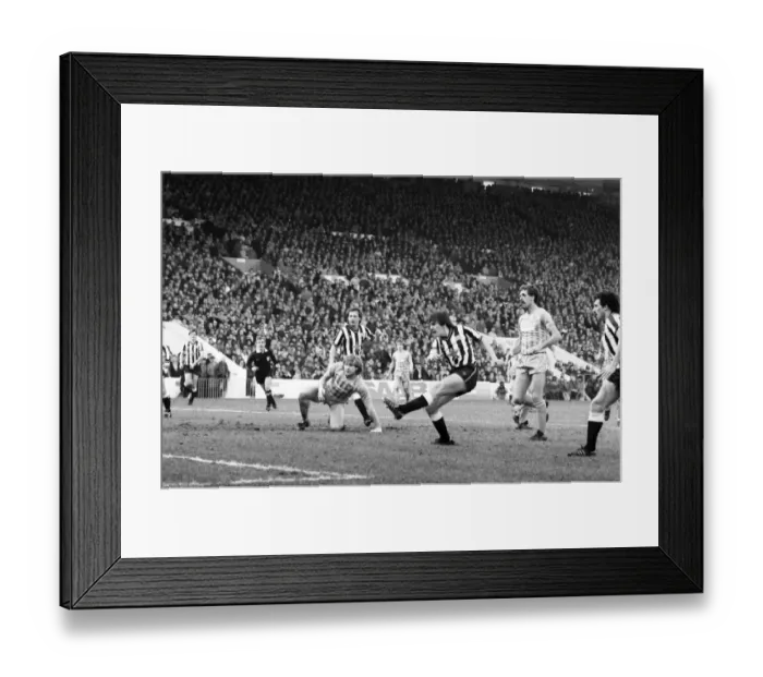 Framed Print : Manchester City v. Newcastle. February 1984 MF14-11-033 The final score was a two one Framed Print : Manchester City v. Newcastle. February 1984 MF14-11-033 The final score was a two one