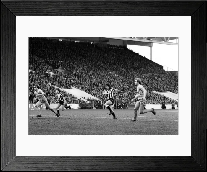 Framed Print : Manchester City v. Newcastle. February 1984 MF14-11-007 The final score was a two one