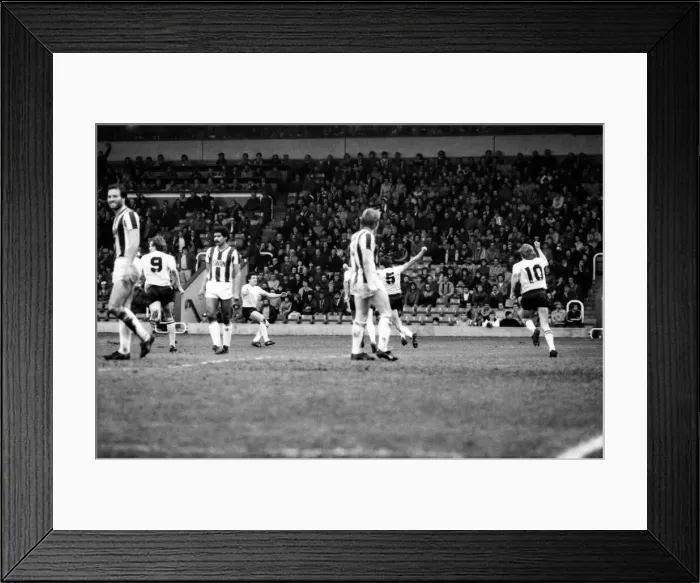 Framed Print : West Bromwich Albion 1 v. Everton 1. February 1984 MF14-08-040 Framed Print : West Bromwich Albion 1 v. Everton 1. February 1984 MF14-08-040