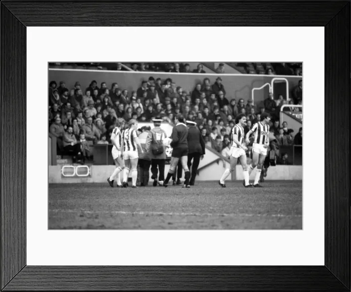 Framed Print : West Bromwich Albion 1 v. Everton 1. February 1984 MF14-08 Framed Print : West Bromwich Albion 1 v. Everton 1. February 1984 MF14-08