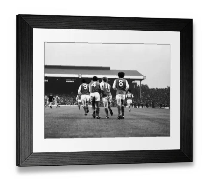 Framed Print : Arsenal v. Brighton and Hove Albion. November 1980 LF05-05-056 Football Division