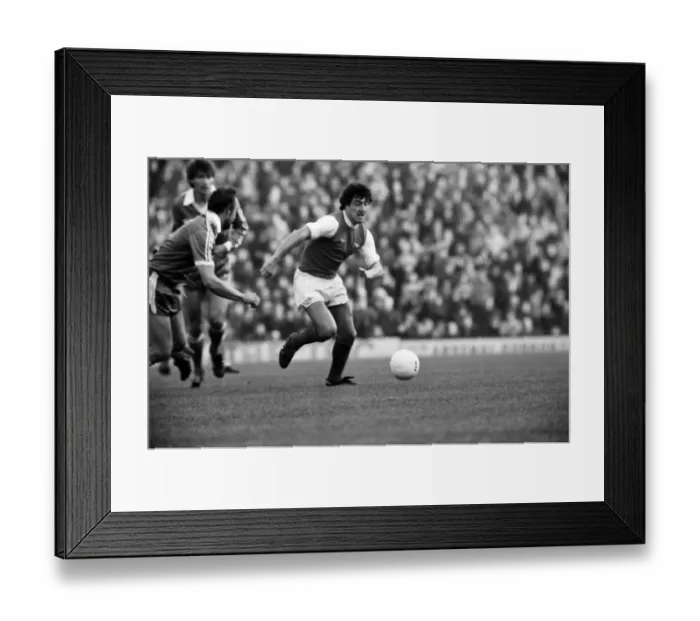Framed Print : Arsenal v. Brighton and Hove Albion. November 1980 LF05-05-022 Football Division Framed Print : Arsenal v. Brighton and Hove Albion. November 1980 LF05-05-022 Football Division