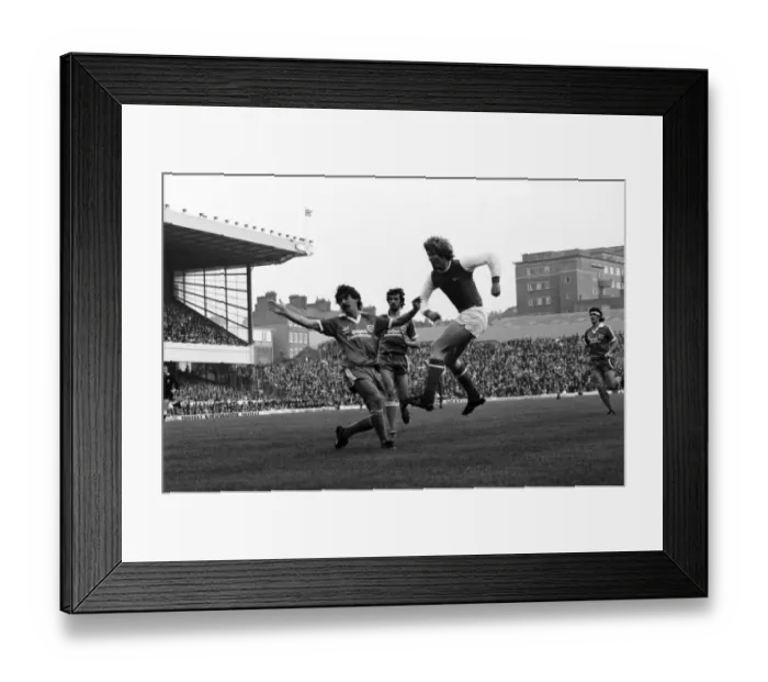 Framed Print : Arsenal v. Brighton and Hove Albion. November 1980 LF05-05-007 Football Division Framed Print : Arsenal v. Brighton and Hove Albion. November 1980 LF05-05-007 Football Division