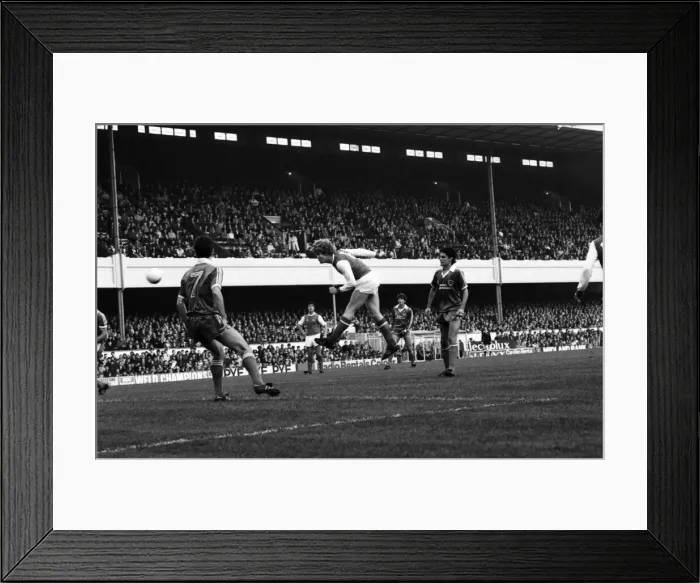 Framed Print : Arsenal v. Brighton and Hove Albion. November 1980 LF05-05-006 Football Division Framed Print : Arsenal v. Brighton and Hove Albion. November 1980 LF05-05-006 Football Division