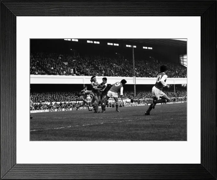 Framed Print : Arsenal v. Brighton and Hove Albion. November 1980 LF05-05-008 Football Division Framed Print : Arsenal v. Brighton and Hove Albion. November 1980 LF05-05-008 Football Division